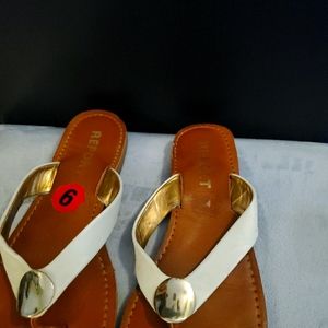 report size 6 flip flop